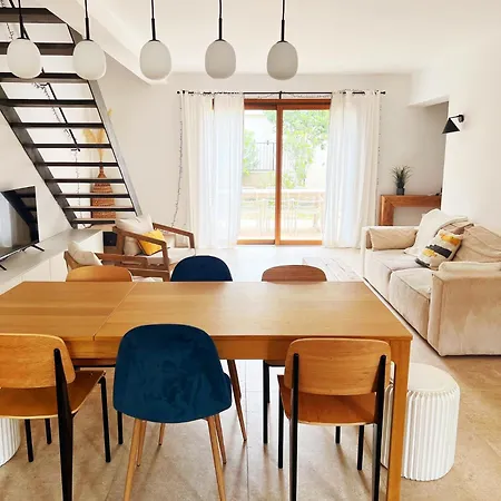 Moderne Jardin Parking Centre Villa